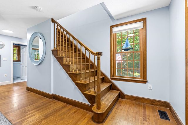 15 Oxbow Lane, Derry, NH 03038