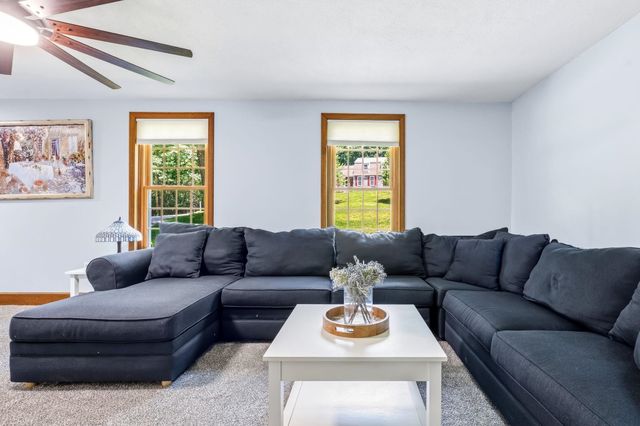 15 Oxbow Lane, Derry, NH 03038