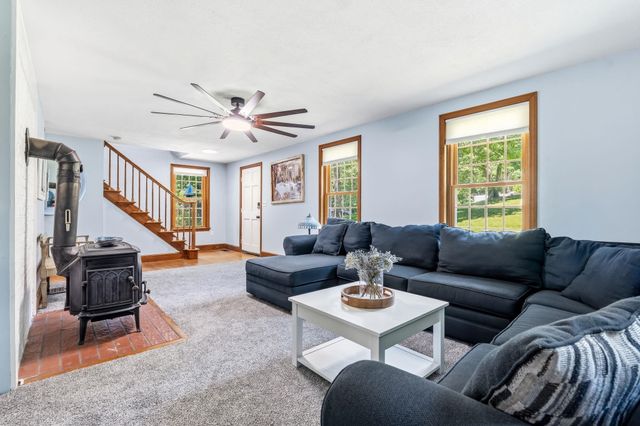 15 Oxbow Lane, Derry, NH 03038