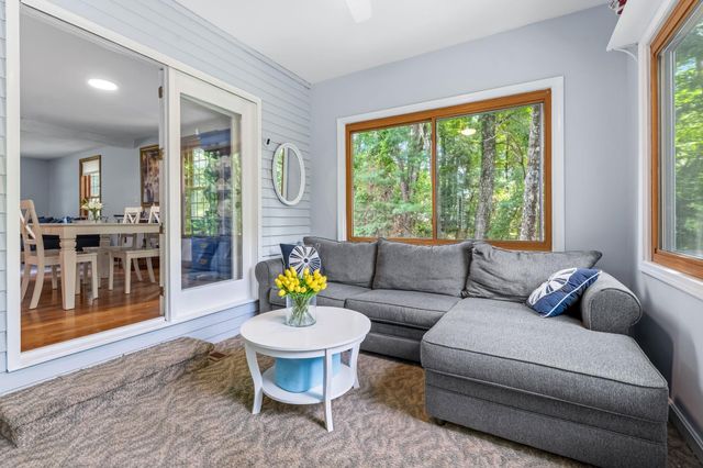 15 Oxbow Lane, Derry, NH 03038