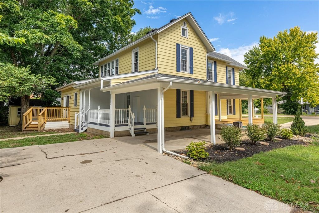 737 Central Avenue, Carlisle, OH 45005