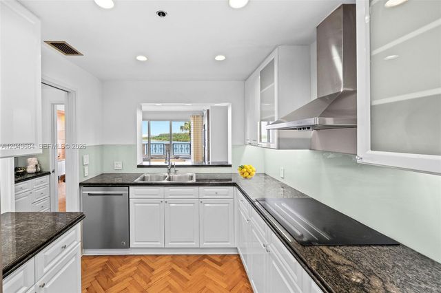 2432 Fisher Island Dr 5302, Miami Beach, FL 33109
