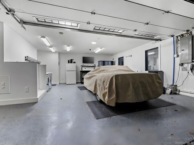 320 Clearview Lane, Massapequa, NY 11758