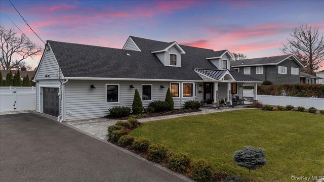 320 Clearview Lane, Massapequa, NY 11758