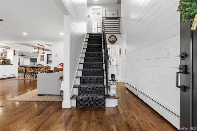 320 Clearview Lane, Massapequa, NY 11758