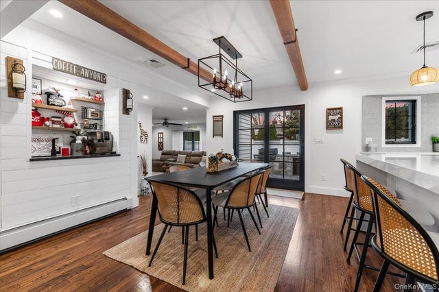 320 Clearview Lane, Massapequa, NY 11758