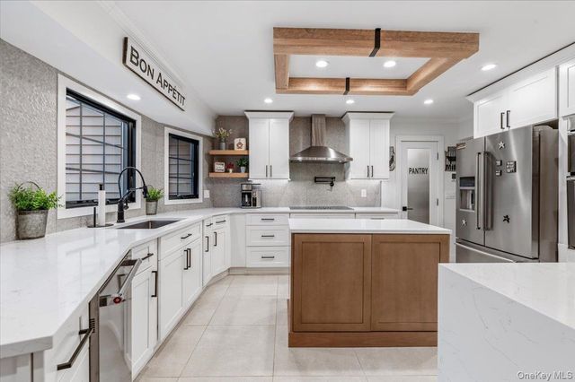 320 Clearview Lane, Massapequa, NY 11758