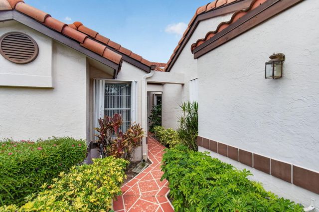 6135 Waldwick Circle, Delray Beach, FL 33484