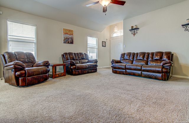305 TERON DR, San Marcos, TX 78666