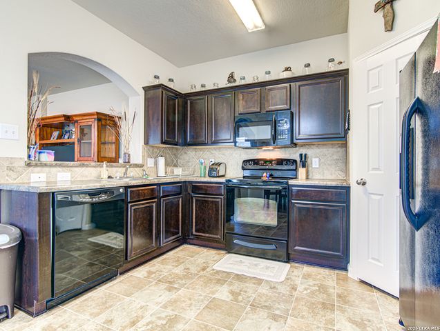 305 TERON DR, San Marcos, TX 78666