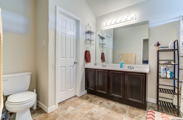 305 TERON DR, San Marcos, TX 78666
