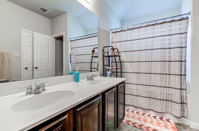 305 TERON DR, San Marcos, TX 78666