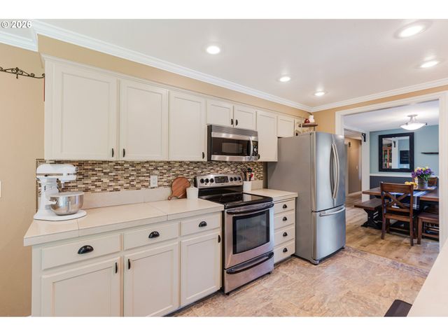 7680 Sw 182ND Pl, Beaverton, OR 97007