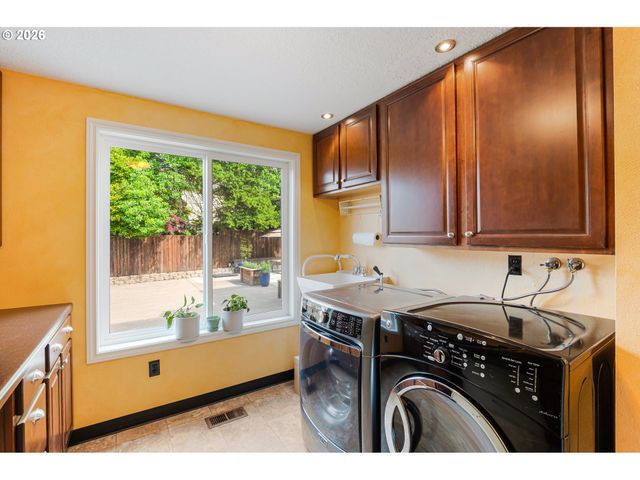 7680 Sw 182ND Pl, Beaverton, OR 97007