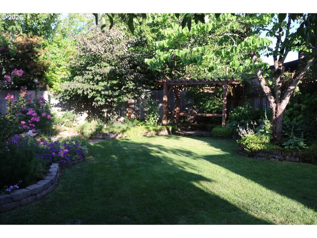 7680 Sw 182ND Pl, Beaverton, OR 97007