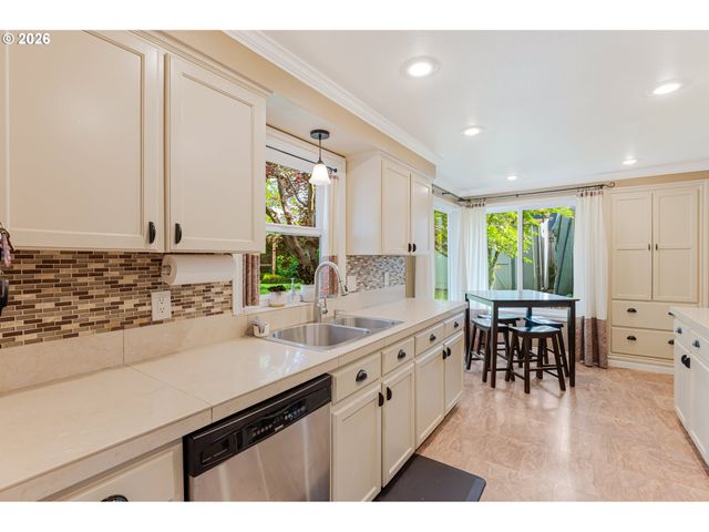 7680 Sw 182ND Pl, Beaverton, OR 97007