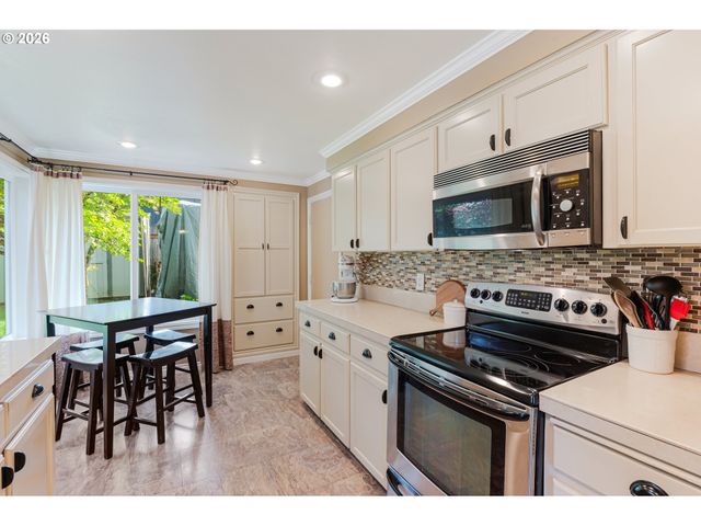 7680 Sw 182ND Pl, Beaverton, OR 97007