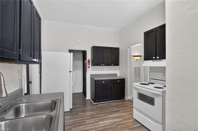 349 51st ST A, Newport News, VA 23608
