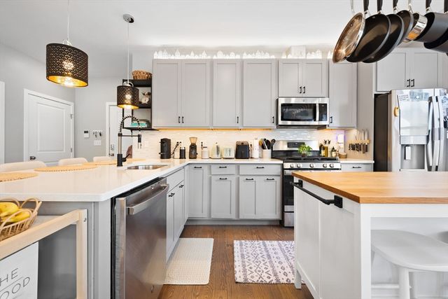 10 Ruthven Park U2, Boston, MA 02121