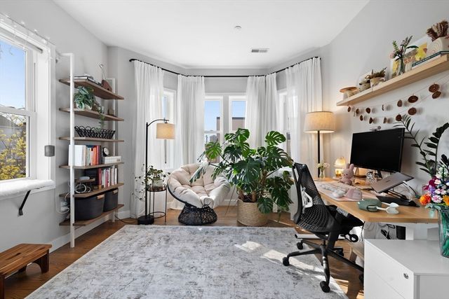 10 Ruthven Park U2, Boston, MA 02121