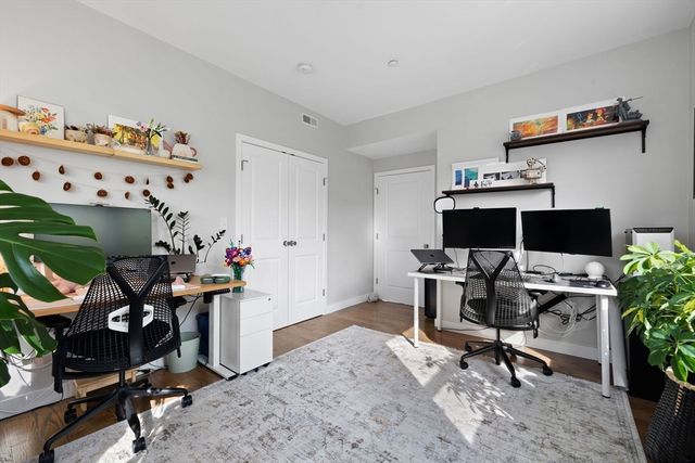 10 Ruthven Park U2, Boston, MA 02121