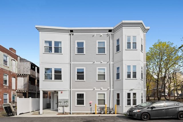 10 Ruthven Park U2, Boston, MA 02121