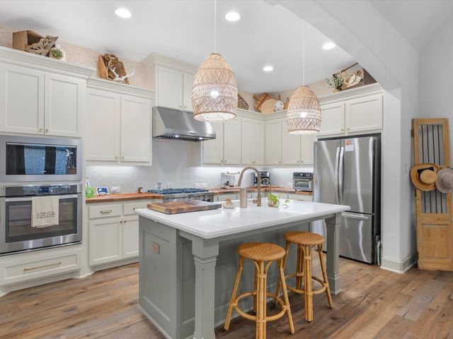 828 Royal Minister Boulevard, Lewisville, TX 75056