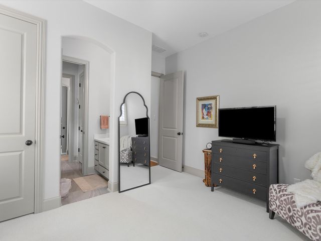828 Royal Minister Boulevard, Lewisville, TX 75056