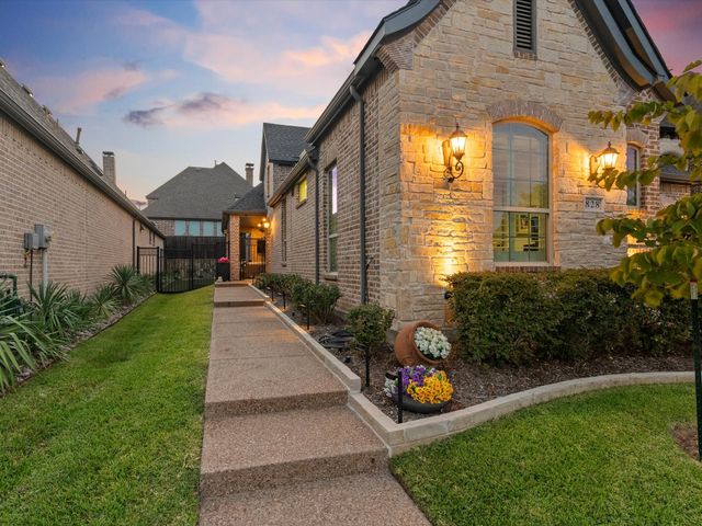 828 Royal Minister Boulevard, Lewisville, TX 75056