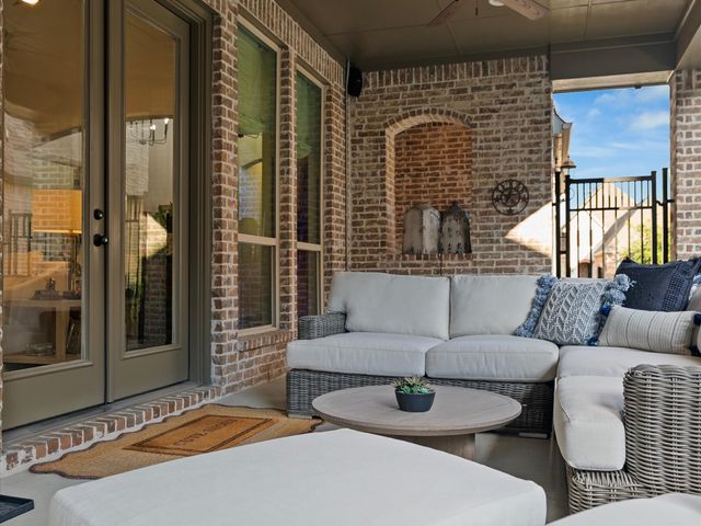 828 Royal Minister Boulevard, Lewisville, TX 75056