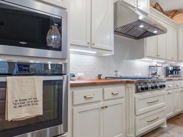 828 Royal Minister Boulevard, Lewisville, TX 75056