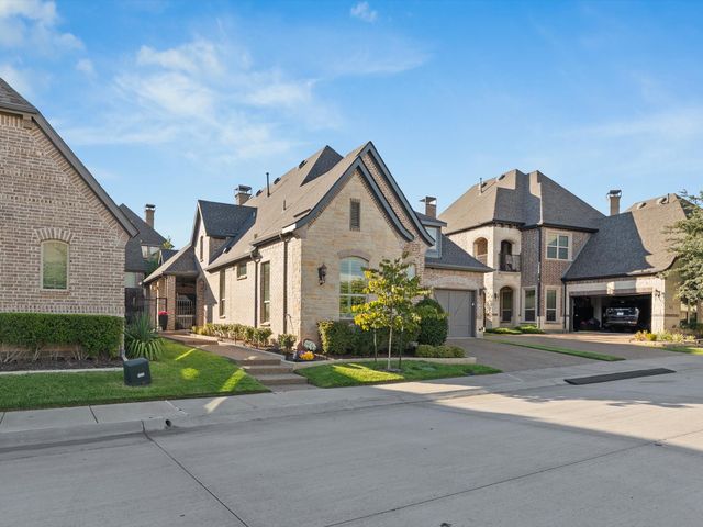 828 Royal Minister Boulevard, Lewisville, TX 75056