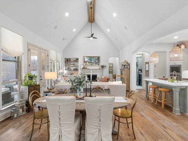 828 Royal Minister Boulevard, Lewisville, TX 75056