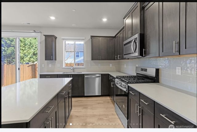 18823 111th Ave E, Puyallup, WA 98374