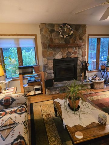 1129 Gale Avenue, Wisconsin Dells, WI 53965