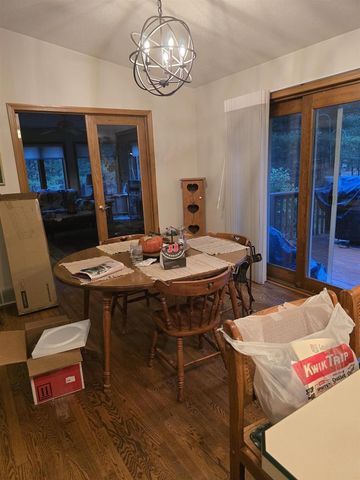 1129 Gale Avenue, Wisconsin Dells, WI 53965