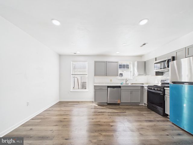 3951 ASPEN ST, Philadelphia, PA 19104