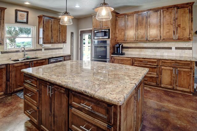 321 County Road 351a, Shiner, TX 77984