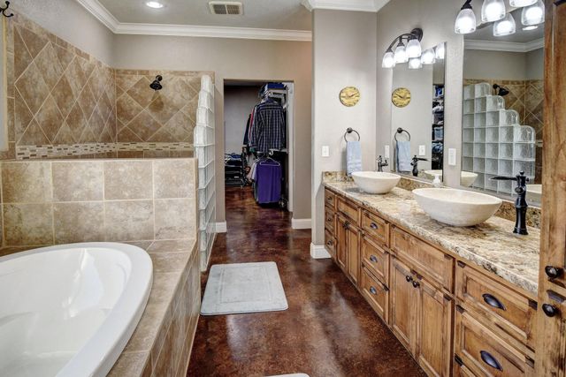 321 County Road 351a, Shiner, TX 77984