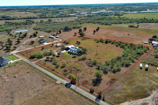 321 County Road 351a, Shiner, TX 77984
