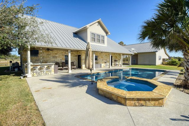 321 County Road 351a, Shiner, TX 77984