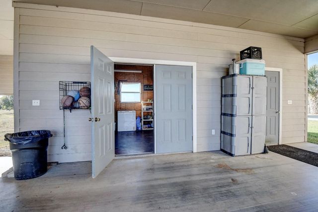 321 County Road 351a, Shiner, TX 77984