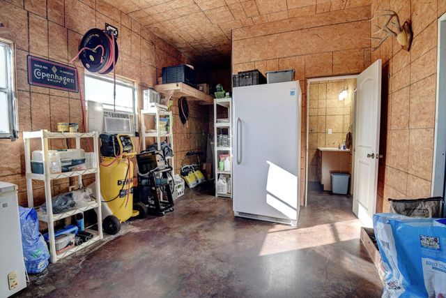 321 County Road 351a, Shiner, TX 77984