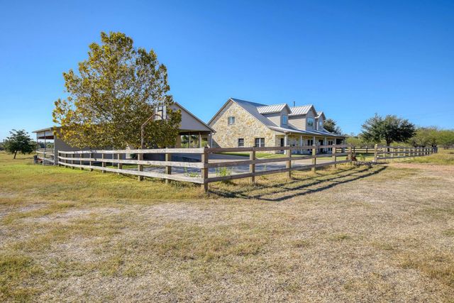 321 County Road 351a, Shiner, TX 77984