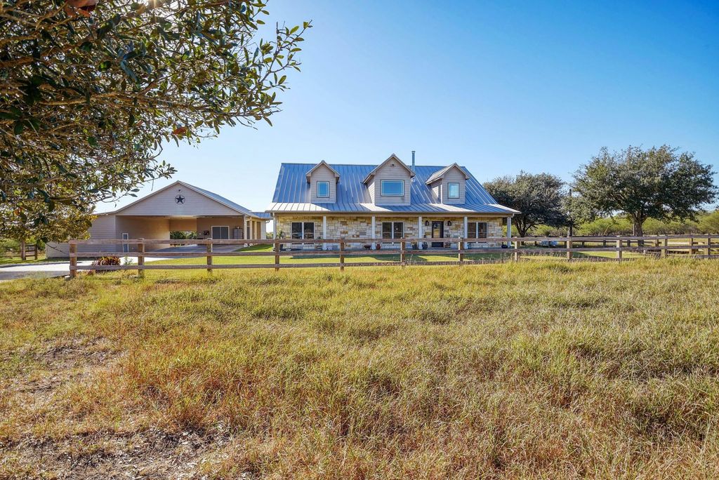 321 County Road 351a, Shiner, TX 77984