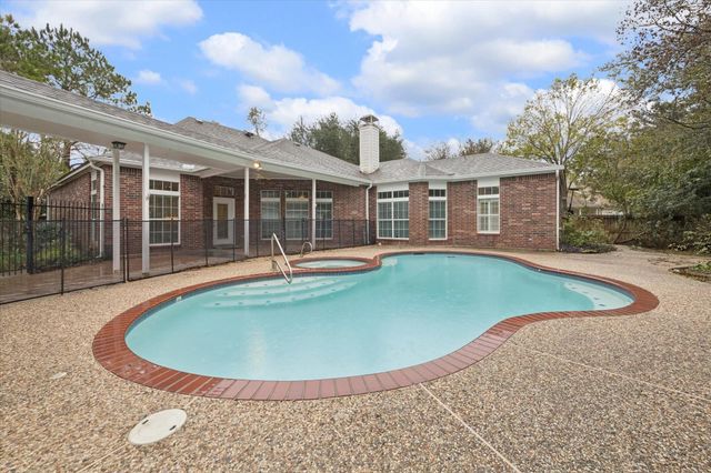 304 Scenic View Drive, Friendswood, TX 77546