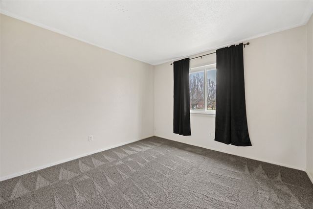 5712 Golden Court NE 60, Cedar Rapids, IA 52402