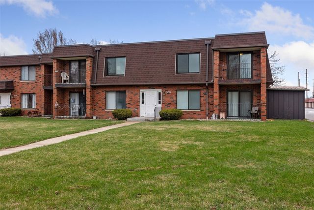 5712 Golden Court NE 60, Cedar Rapids, IA 52402