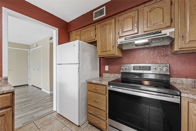 5712 Golden Court NE 60, Cedar Rapids, IA 52402