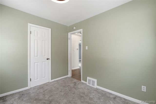 1596 W Marshall Street, Fenton, MI 48220